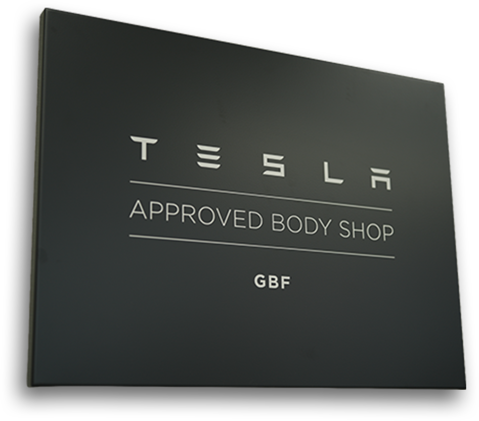 TESLA APPROVED BODY SHOP 認定プレート