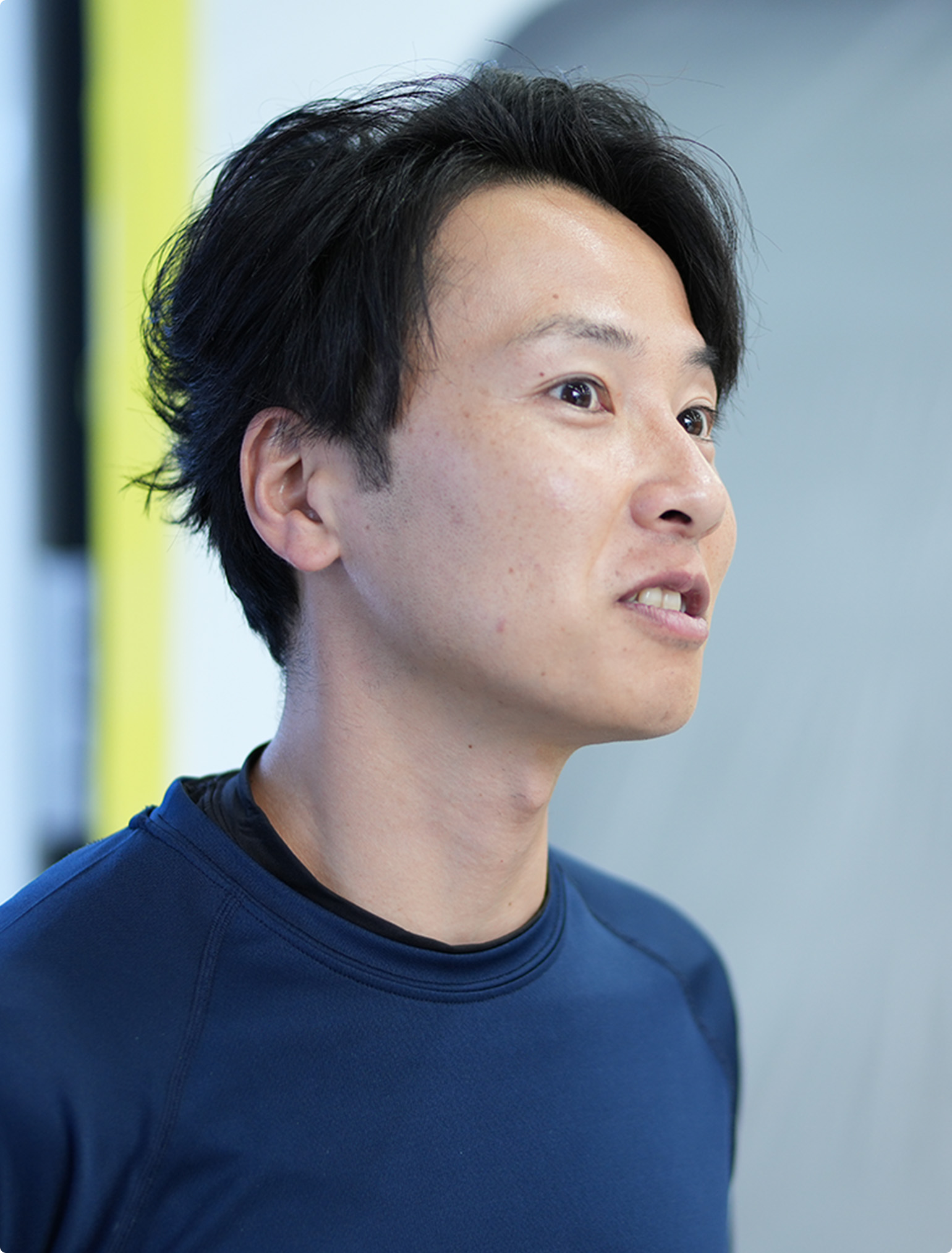 一台ごとに違う色を見極め、
自然な仕上がりへ。