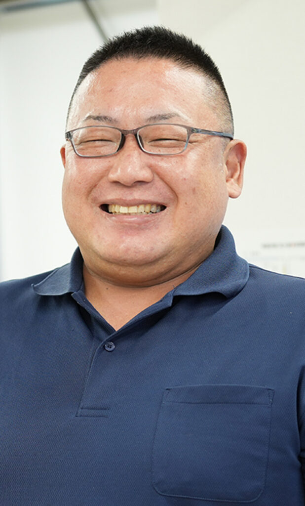 お客様と、／現場との橋渡しをする／専門性のある仕事です。